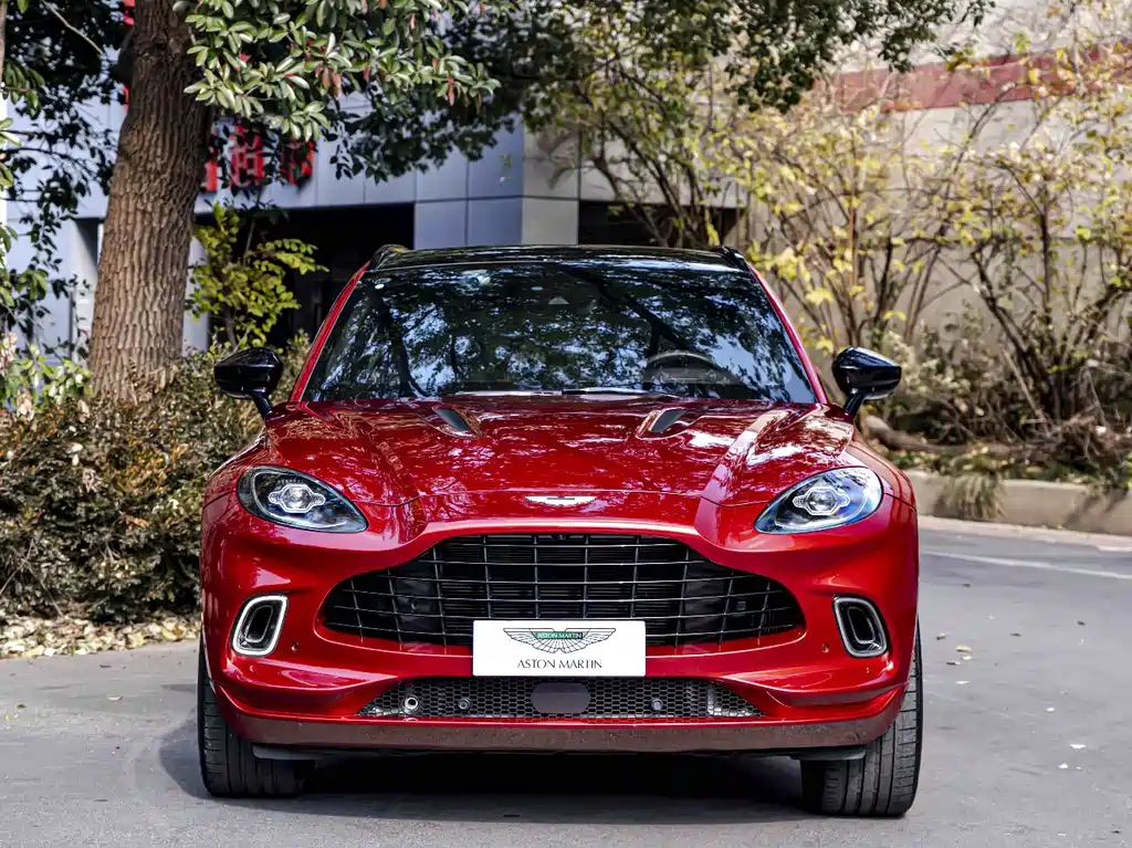 Aston Martin DBX 2021