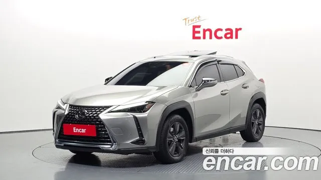 Lexus UX 2024