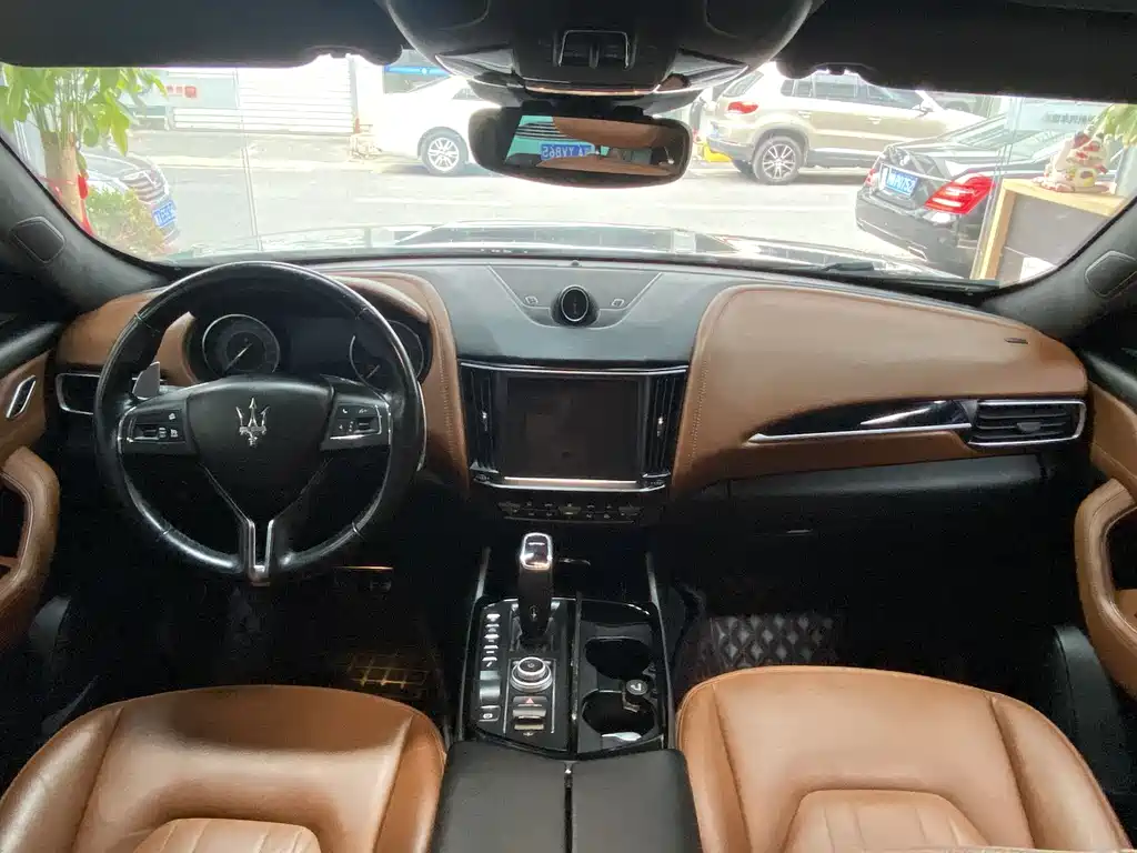 Maserati Levante 2021