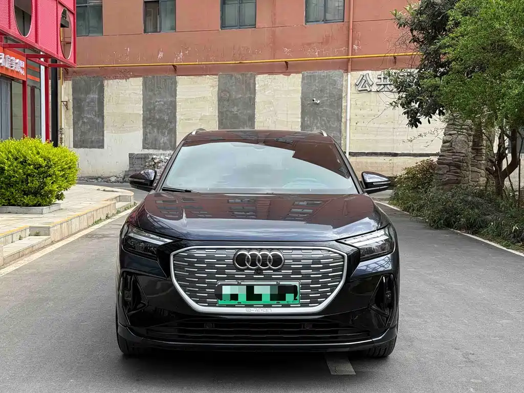 Audi Q4 e-tron 2024