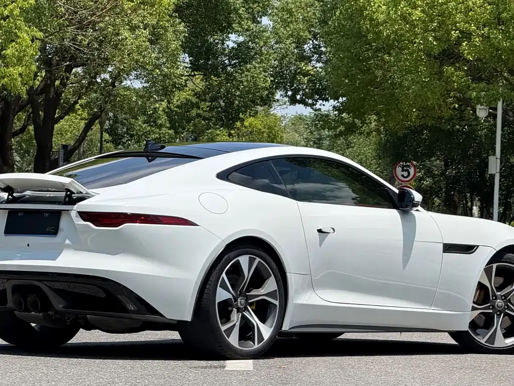 Jaguar F-Type 2021