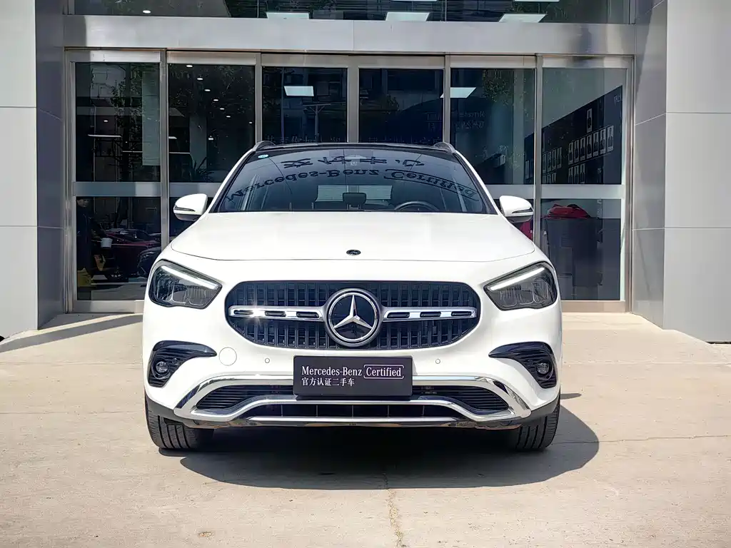 Mercedes-Benz GLA 2024