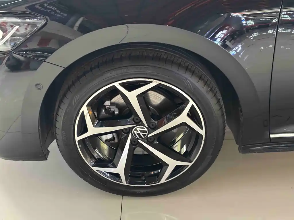 Volkswagen Passat 2023