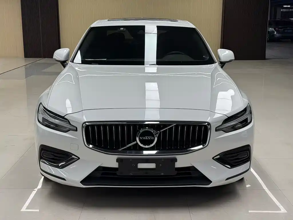 Volvo S60 2022