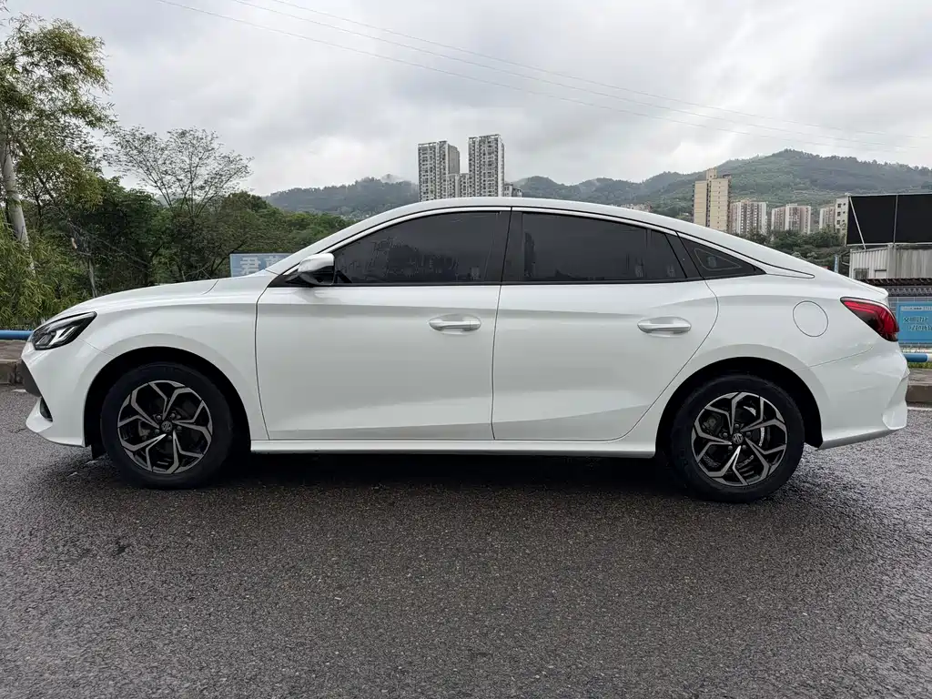MG MG5 2023