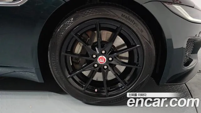Jaguar F-Type 2021