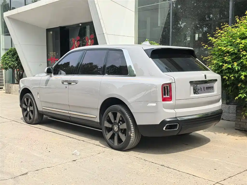 Rolls-Royce Cullinan 2021