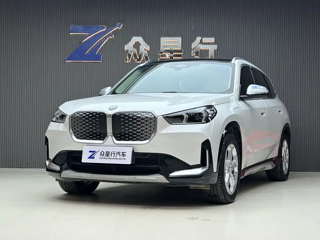 BMW iX1 2024