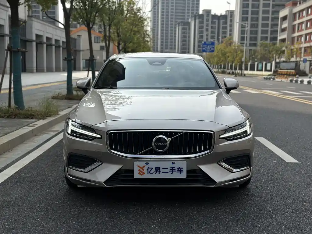Volvo S60 2024