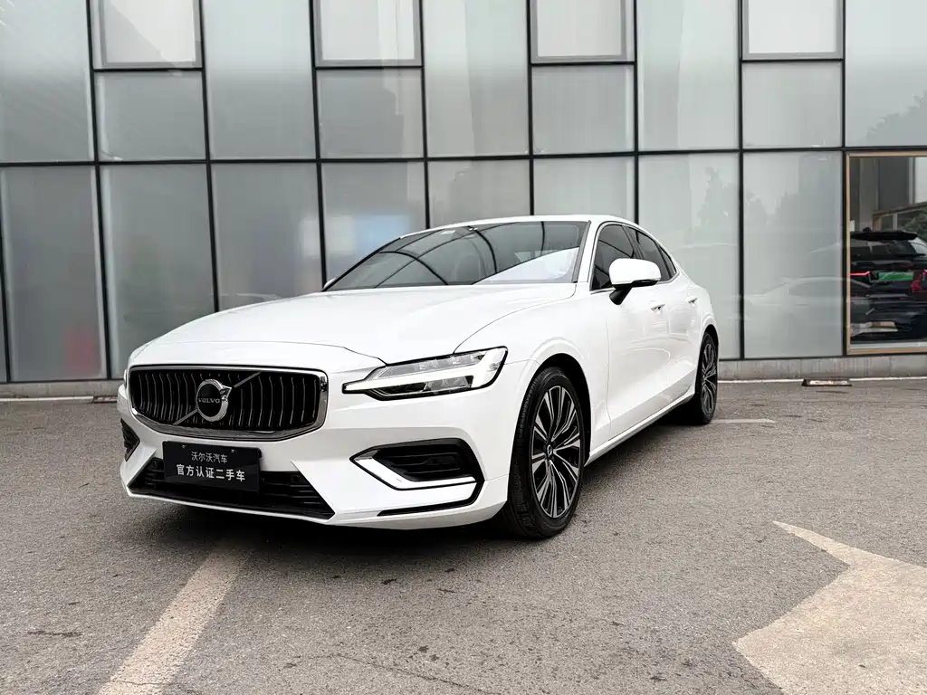 Volvo S60 2024