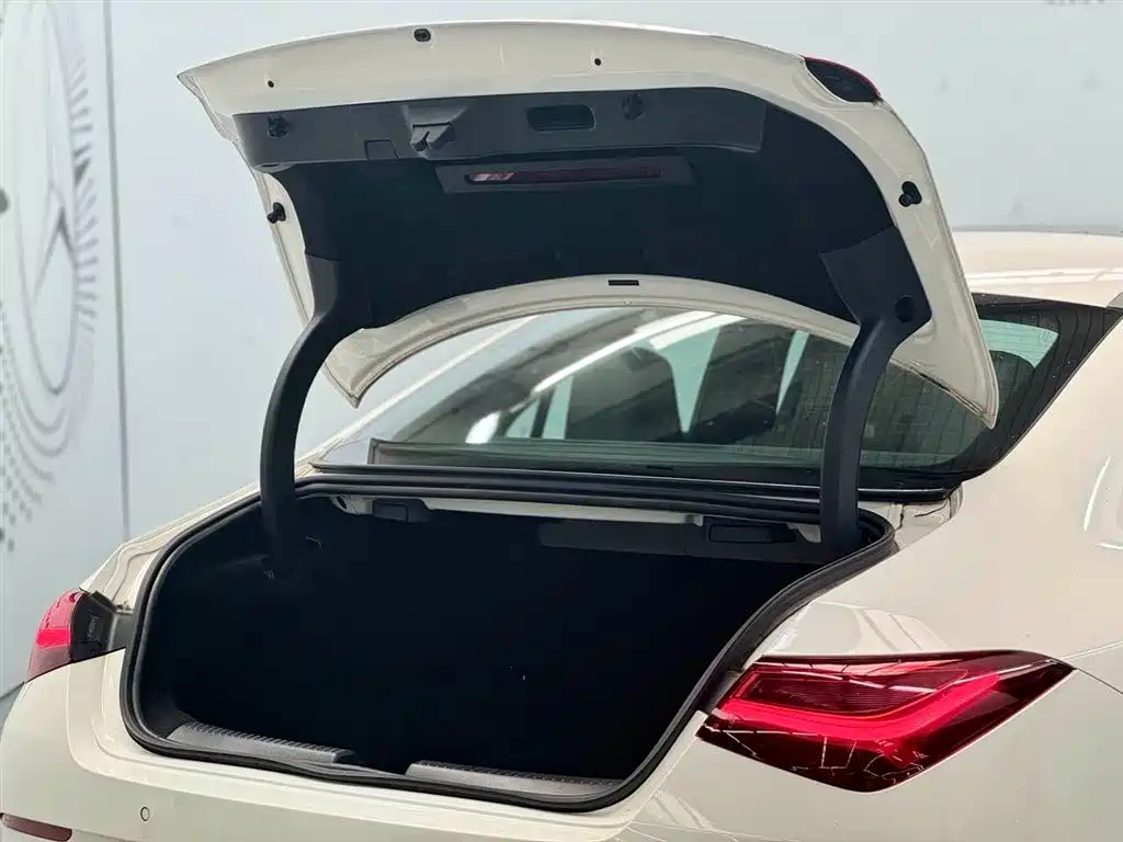 Mercedes-Benz CLA 2025