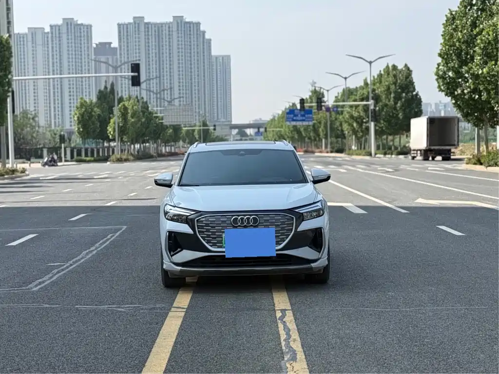 Audi Q4 e-tron 2024