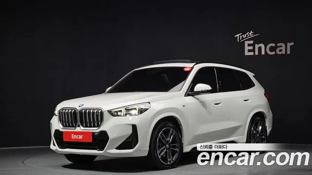 BMW iX1 2023
