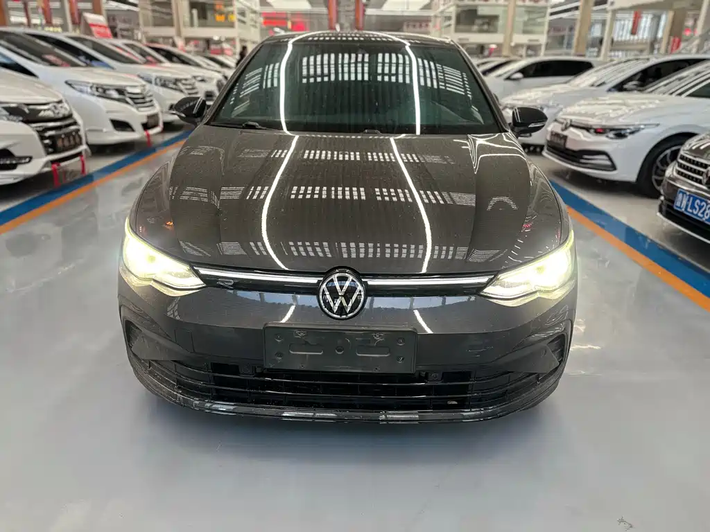 Volkswagen Golf 2021