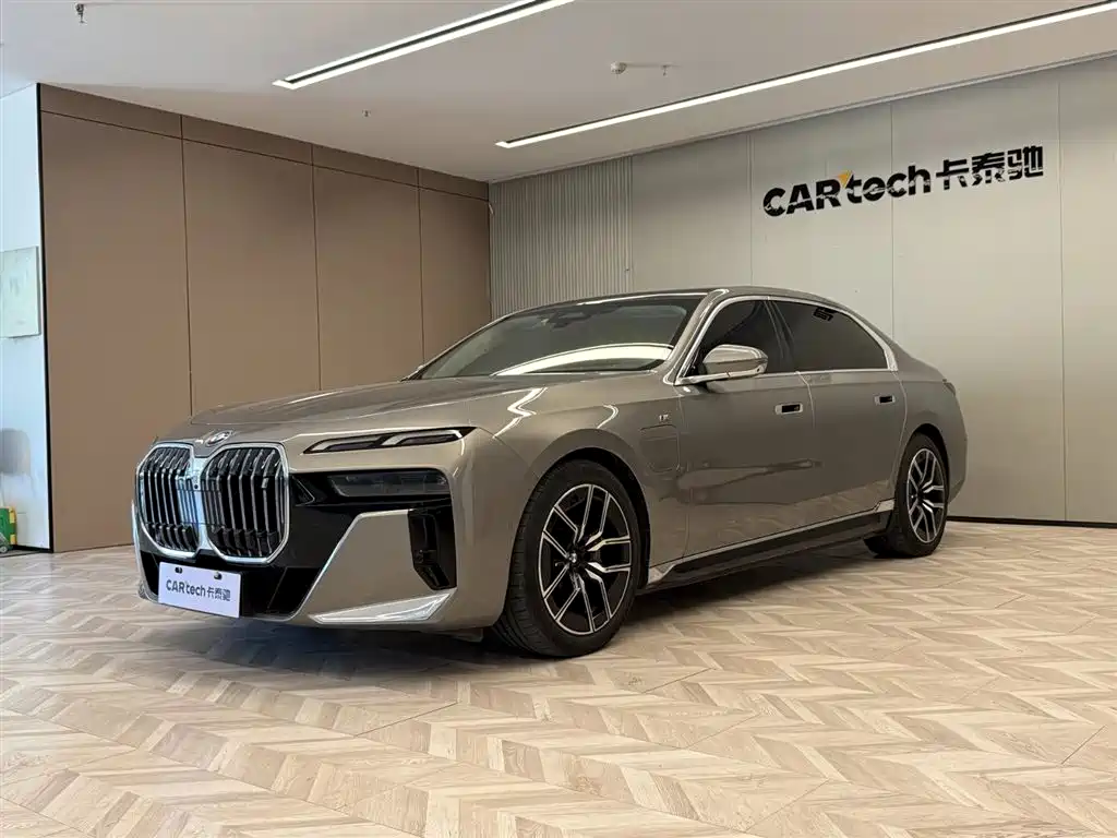 BMW i7 2024