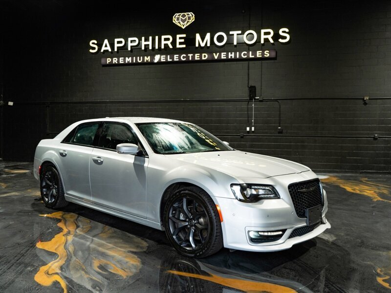 Chrysler 300 2023