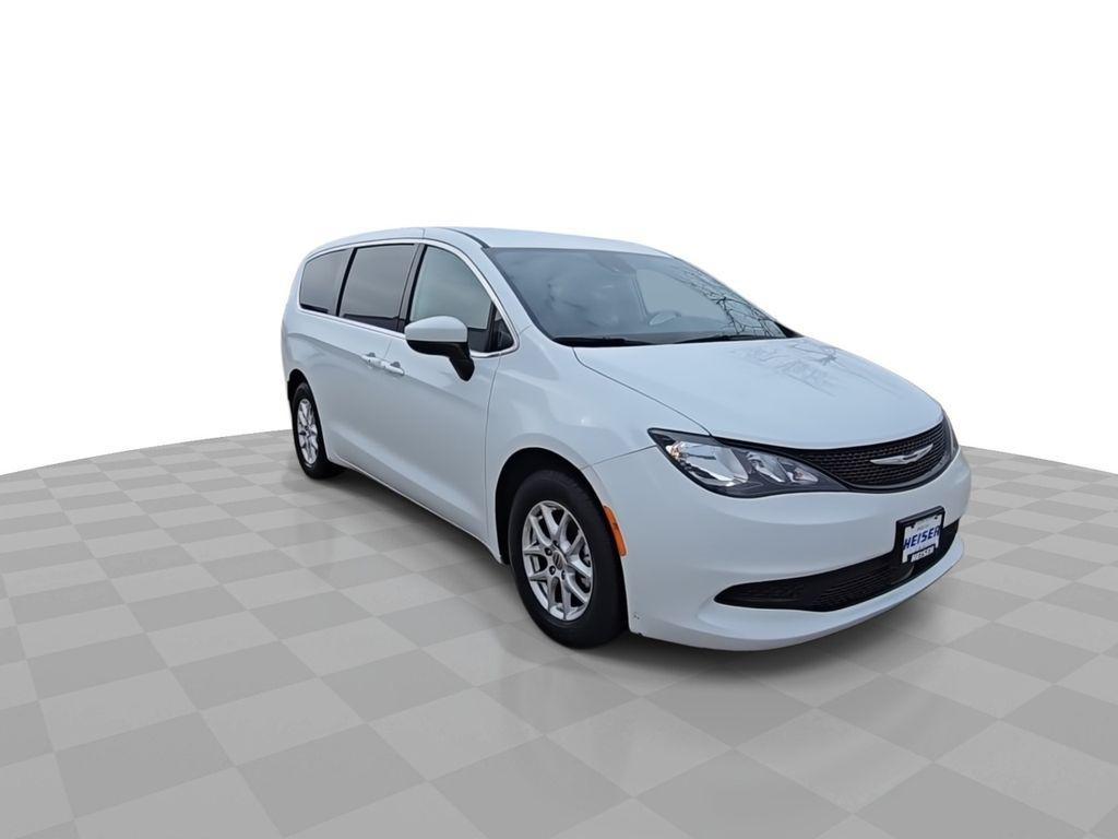 Chrysler Voyager 2023