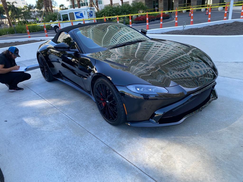 Aston Martin V8 Vantage 2022