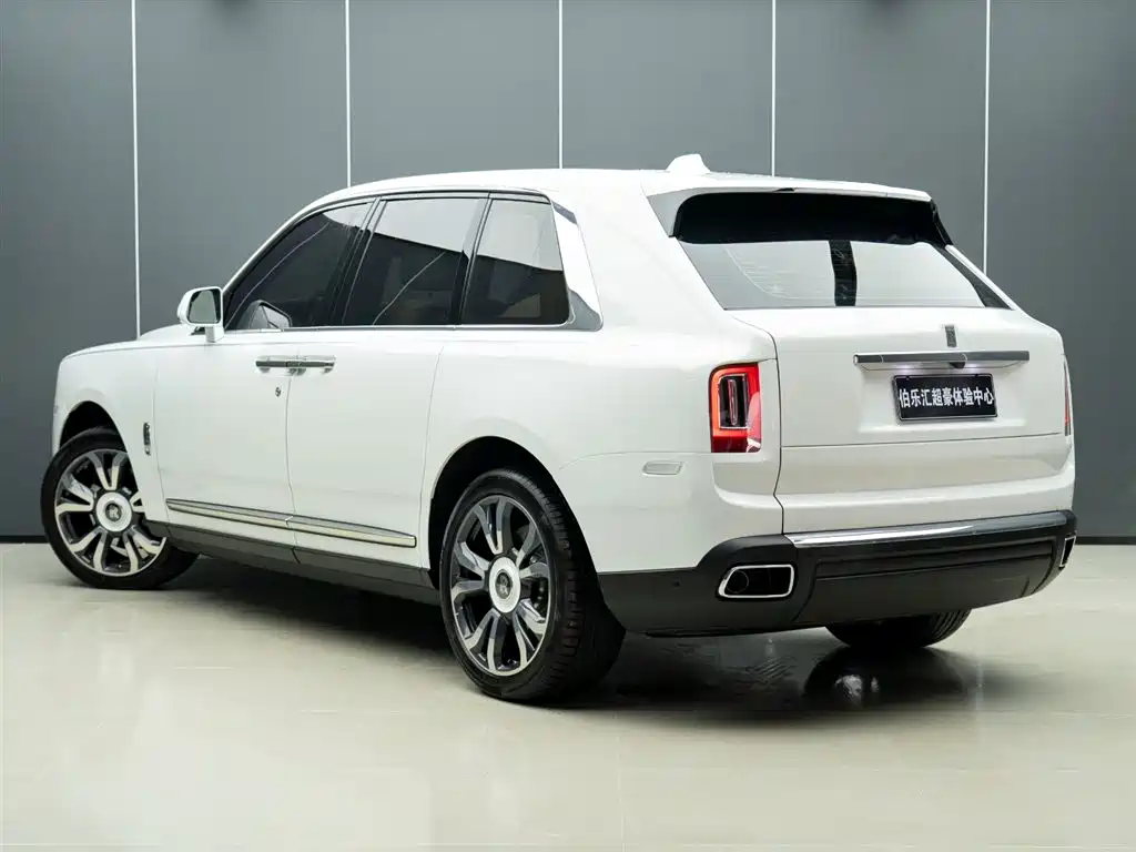 Rolls-Royce Cullinan 2021