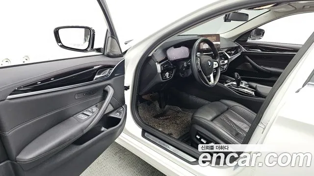 BMW 5 серии 2021