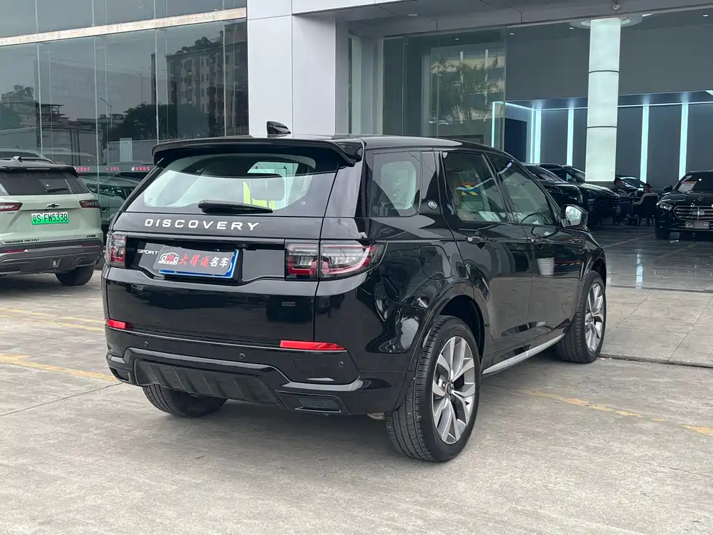 Land Rover Discovery Sport 2024