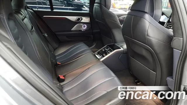BMW 8 серии 2023