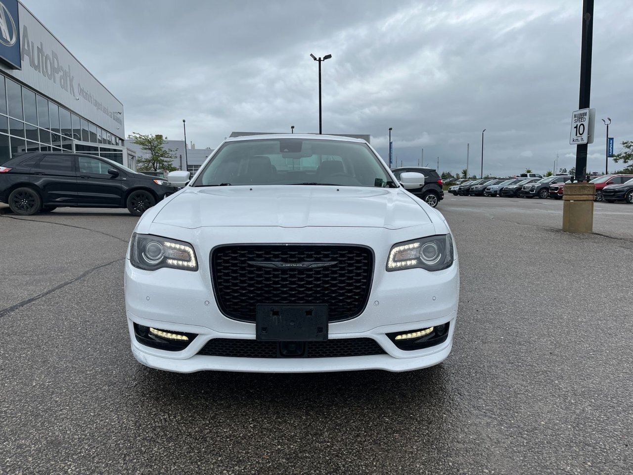 Chrysler 300 2023