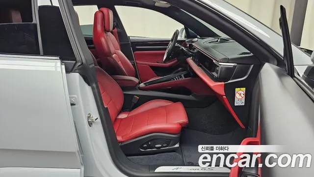 Porsche Macan 2025