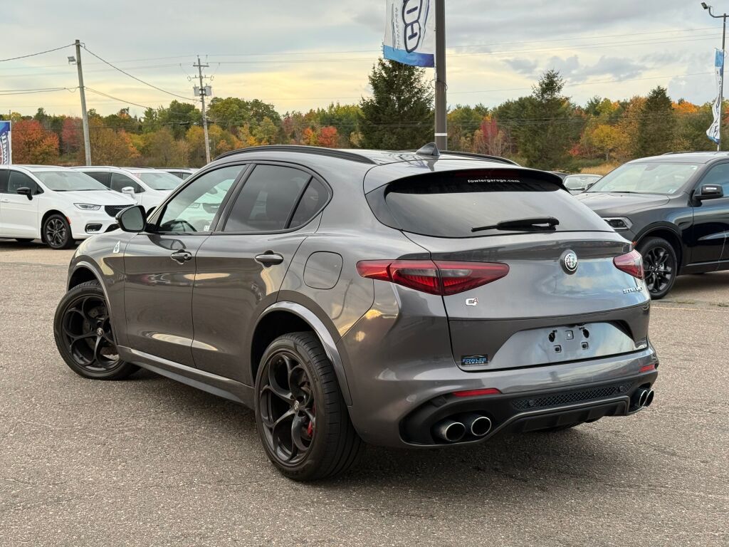 Alfa Romeo Stelvio 2023