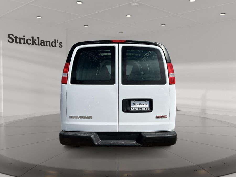 GMC Savana 2022