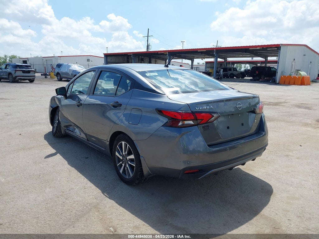 Nissan Versa 2024