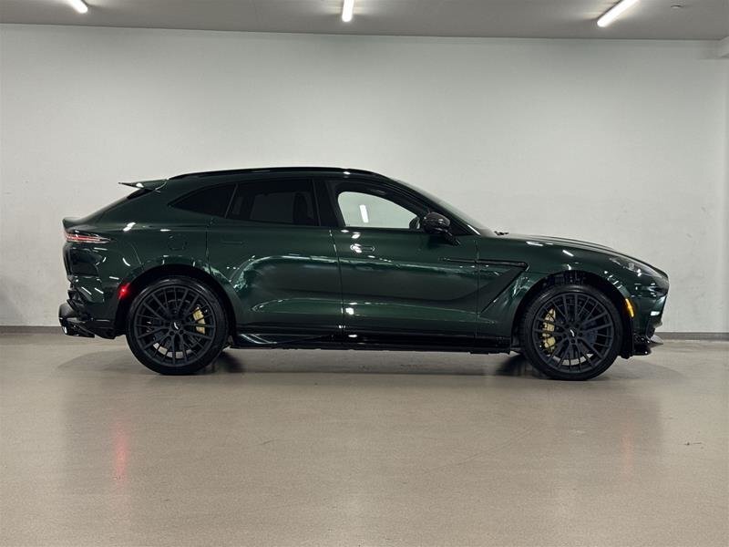 Aston Martin DBX 2024