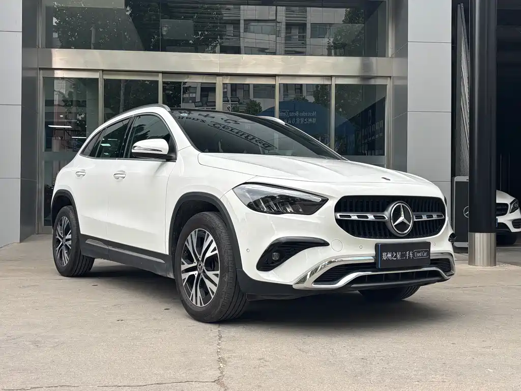Mercedes-Benz GLA 2024
