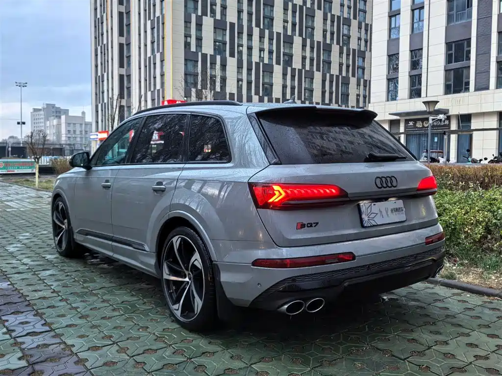 Audi SQ7 2024