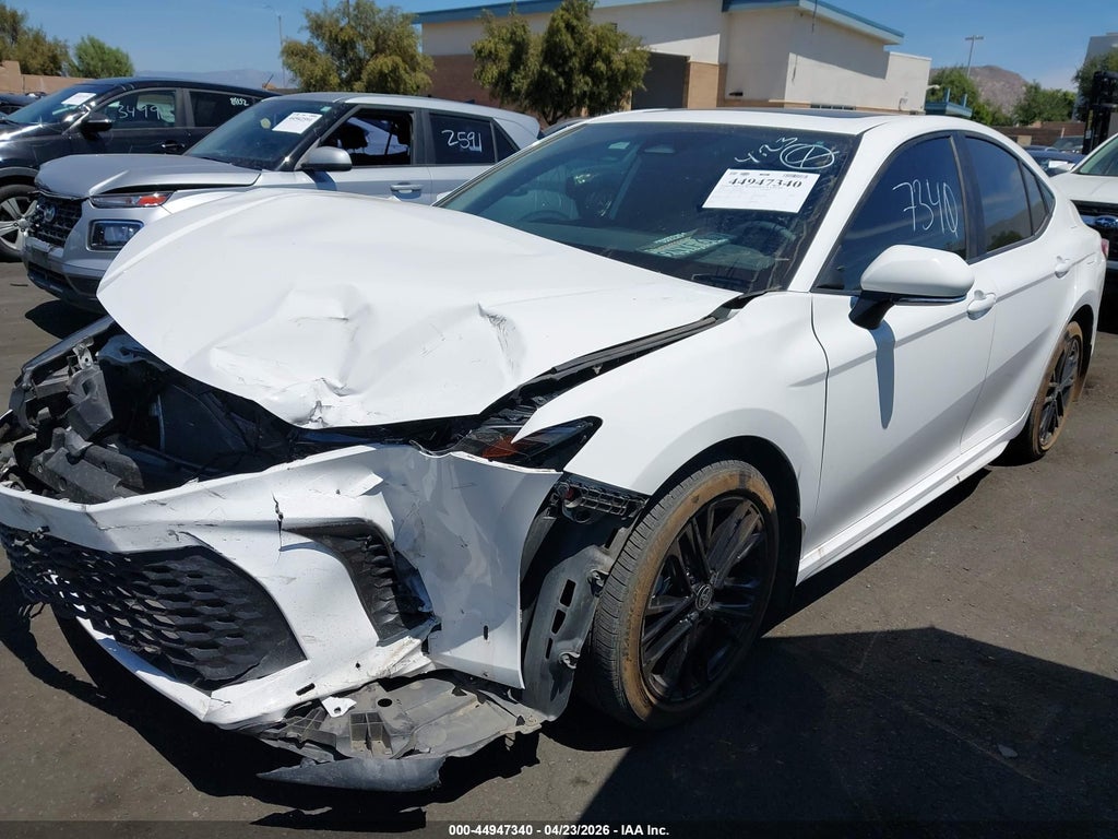 Toyota Camry 2025