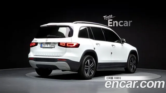Mercedes-Benz GLB 2021