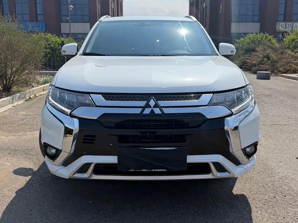 Mitsubishi Outlander 2022