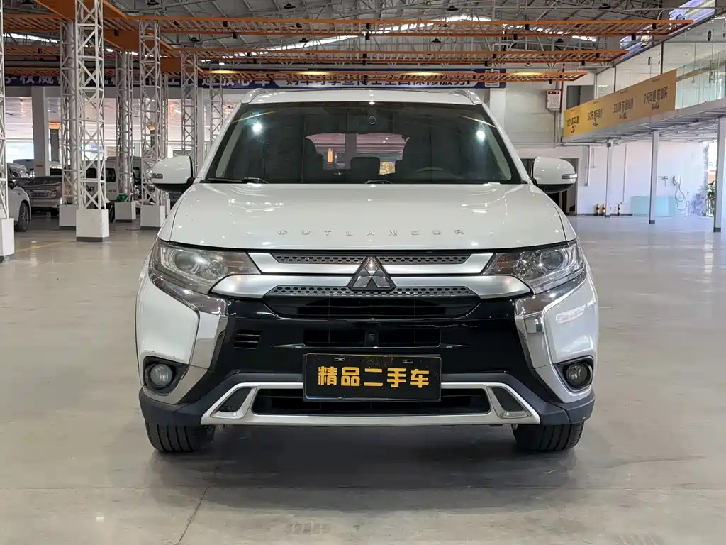 Mitsubishi Outlander 2020