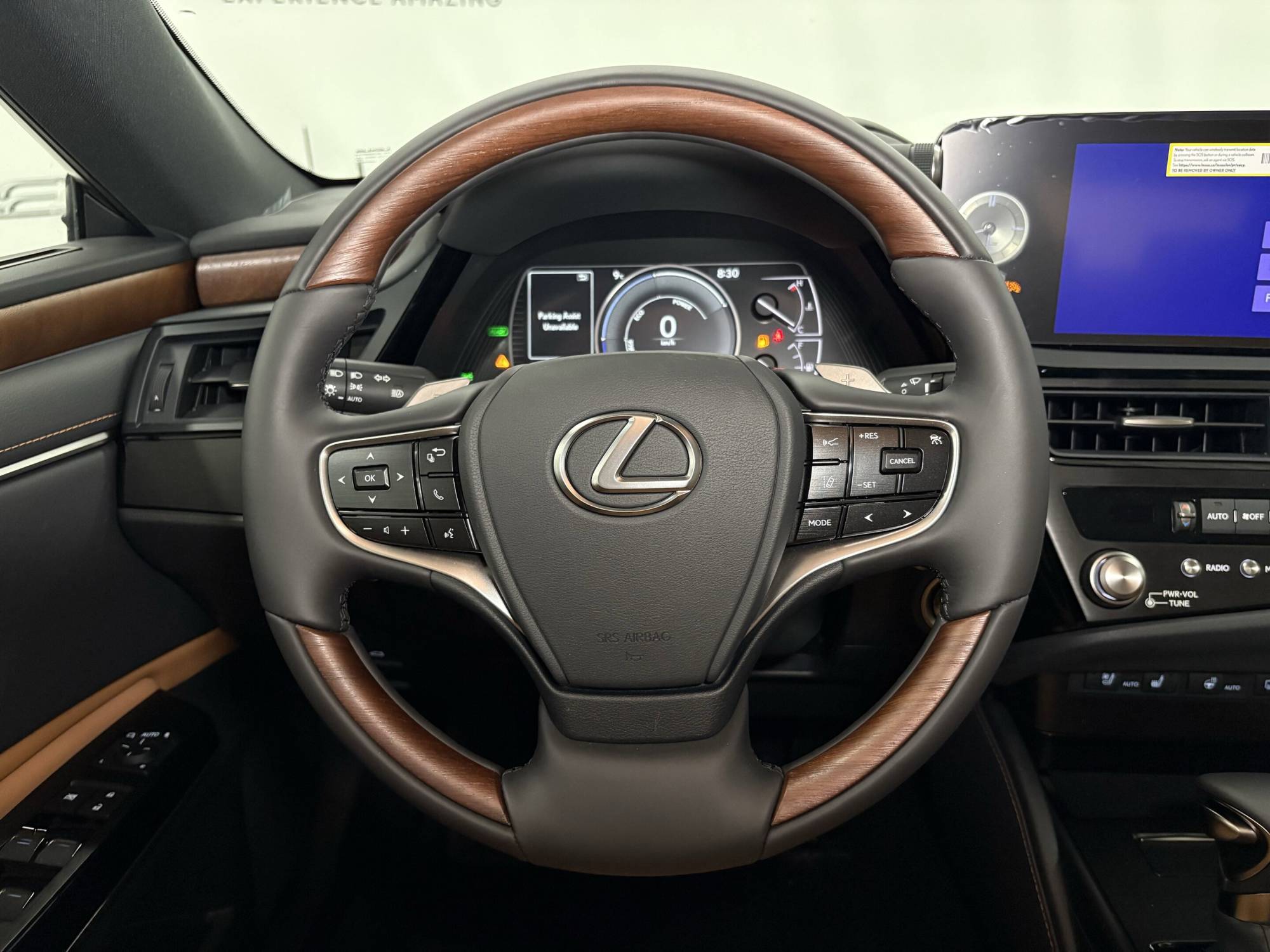 Lexus ES 2025